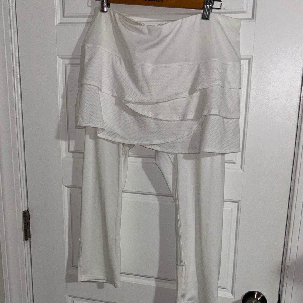 Lucky in Love White Ruffled Skirted Leggings
